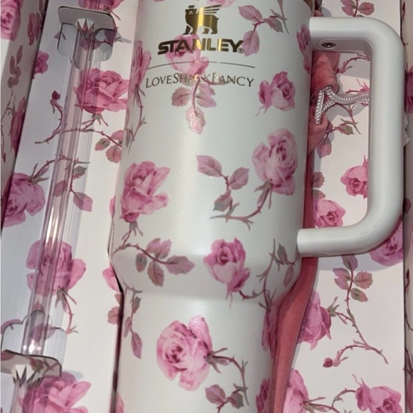 LoveShackFancy Stanley 40oz Ribbon Rosa - Picture 2 of 3
